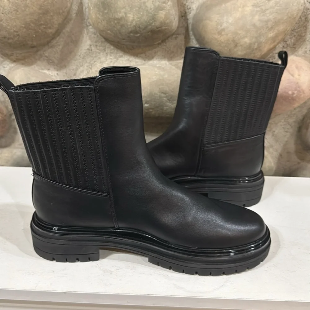 Johnston & Murphy Gianna Gore boot in black